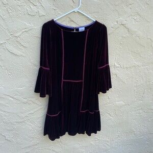 Vivi by Violet Weekend velvet bell sleeved dress sz S